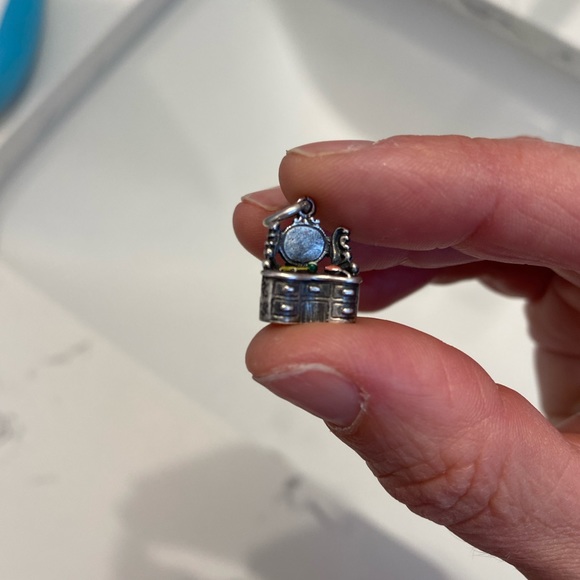 Vanity charm - Picture 2 of 3